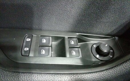 Skoda Superb III рестайлинг, 2018 год, 1 810 000 рублей, 14 фотография