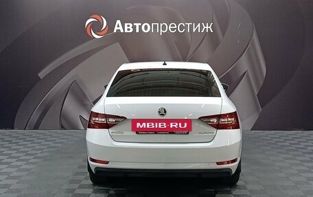 Skoda Superb III рестайлинг, 2018 год, 1 810 000 рублей, 7 фотография