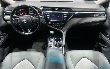 Toyota Camry, 2020 год, 2 335 000 рублей, 9 фотография