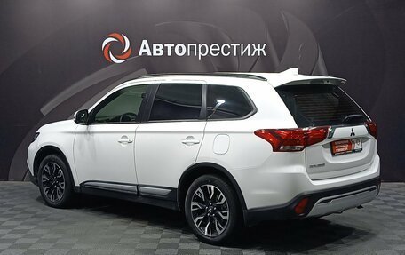 Mitsubishi Outlander III рестайлинг 3, 2020 год, 2 300 000 рублей, 7 фотография