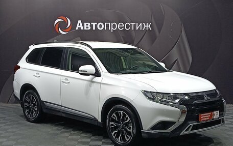 Mitsubishi Outlander III рестайлинг 3, 2020 год, 2 300 000 рублей, 3 фотография