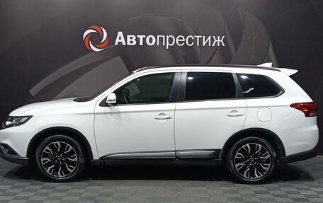 Mitsubishi Outlander III рестайлинг 3, 2020 год, 2 300 000 рублей, 5 фотография