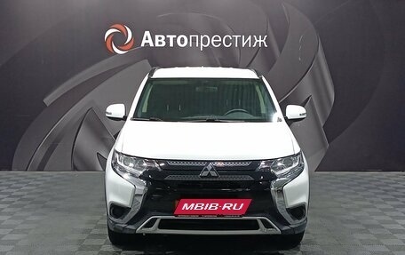 Mitsubishi Outlander III рестайлинг 3, 2020 год, 2 300 000 рублей, 2 фотография