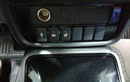 Mitsubishi Outlander III рестайлинг 3, 2020 год, 2 300 000 рублей, 10 фотография