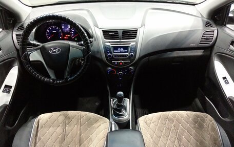 Hyundai Solaris II рестайлинг, 2016 год, 890 000 рублей, 9 фотография