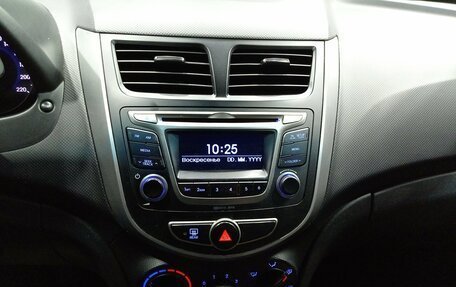 Hyundai Solaris II рестайлинг, 2016 год, 890 000 рублей, 10 фотография