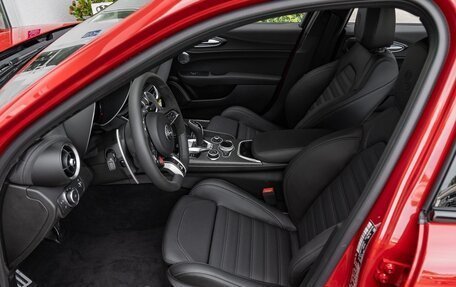 Alfa Romeo Giulia II, 2024 год, 12 760 580 рублей, 13 фотография