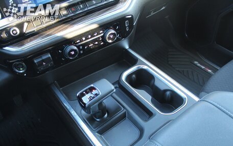 Chevrolet Silverado, 2024 год, 8 313 876 рублей, 17 фотография