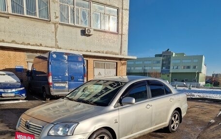 Toyota Avensis III рестайлинг, 2004 год, 677 000 рублей, 5 фотография