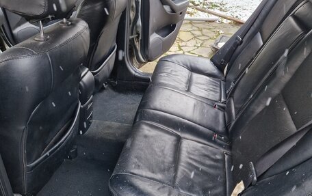 Toyota Avensis III рестайлинг, 2004 год, 677 000 рублей, 15 фотография