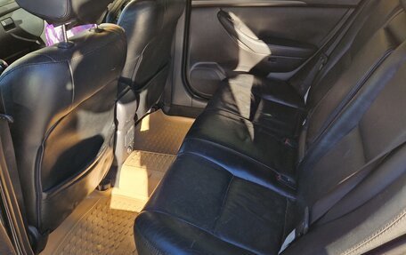 Toyota Avensis III рестайлинг, 2004 год, 677 000 рублей, 18 фотография