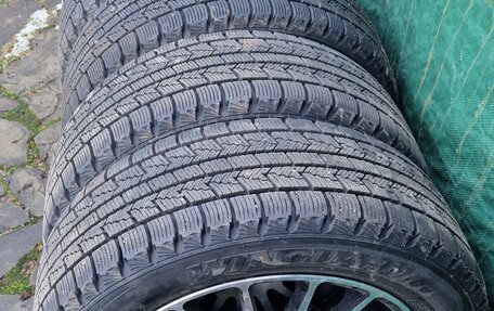 Toyota Avensis III рестайлинг, 2004 год, 677 000 рублей, 20 фотография