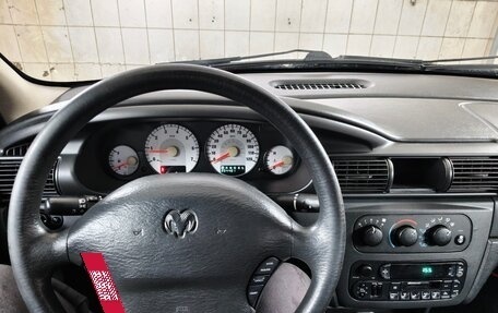 Dodge Stratus II, 2003 год, 450 000 рублей, 7 фотография