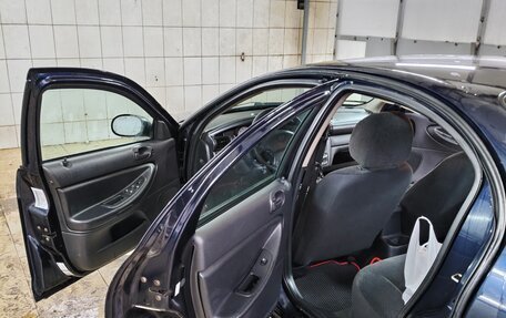 Dodge Stratus II, 2003 год, 450 000 рублей, 25 фотография