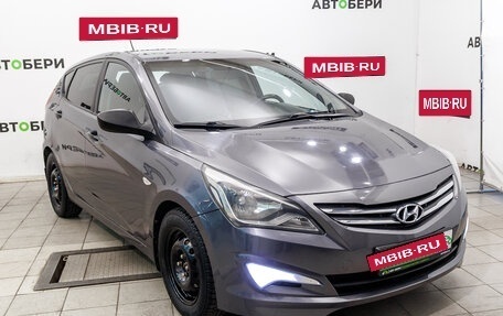 Hyundai Solaris II рестайлинг, 2015 год, 680 000 рублей, 3 фотография