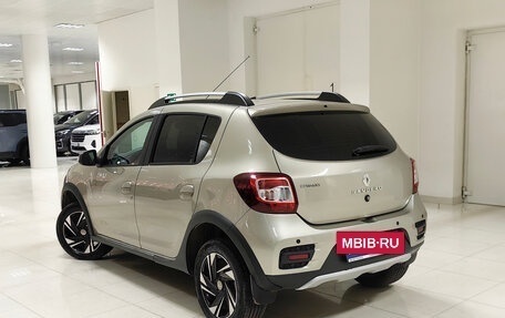 Renault Sandero II рестайлинг, 2017 год, 828 000 рублей, 2 фотография