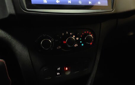 Renault Sandero II рестайлинг, 2017 год, 828 000 рублей, 15 фотография