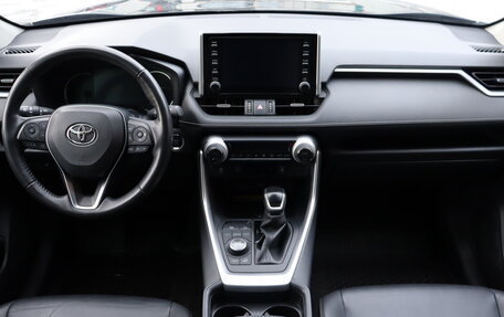 Toyota RAV4, 2020 год, 3 250 000 рублей, 9 фотография