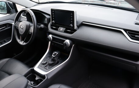 Toyota RAV4, 2020 год, 3 250 000 рублей, 12 фотография