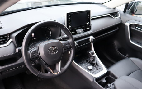 Toyota RAV4, 2020 год, 3 250 000 рублей, 10 фотография