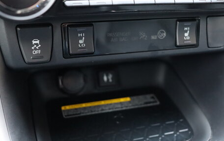 Toyota RAV4, 2020 год, 3 250 000 рублей, 23 фотография