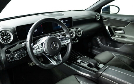 Mercedes-Benz CLA, 2019 год, 3 749 700 рублей, 11 фотография