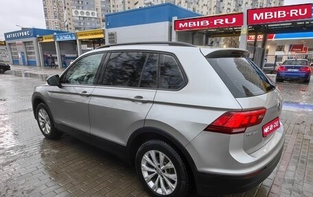 Volkswagen Tiguan II, 2019 год, 1 850 000 рублей, 1 фотография