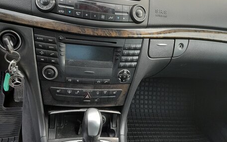 Mercedes-Benz E-Класс, 2004 год, 850 000 рублей, 13 фотография