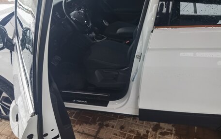 Volkswagen Tiguan II, 2020 год, 2 500 000 рублей, 16 фотография