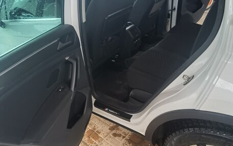 Volkswagen Tiguan II, 2020 год, 2 500 000 рублей, 13 фотография