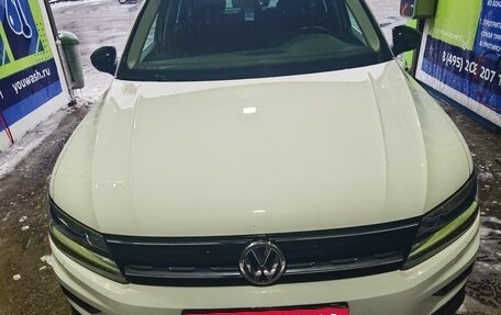 Volkswagen Tiguan II, 2020 год, 2 500 000 рублей, 21 фотография