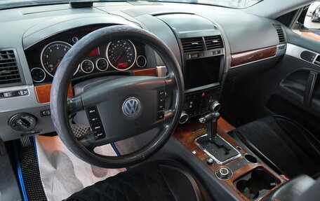 Volkswagen Touareg III, 2005 год, 1 489 000 рублей, 13 фотография