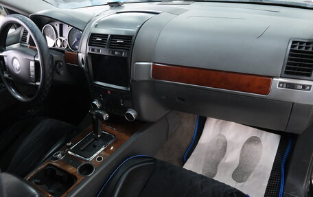 Volkswagen Touareg III, 2005 год, 1 489 000 рублей, 23 фотография