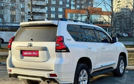 Toyota Land Cruiser Prado 150 рестайлинг 2, 2021 год, 5 850 000 рублей, 4 фотография