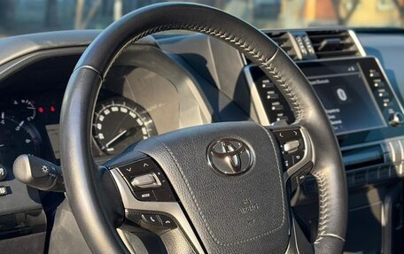 Toyota Land Cruiser Prado 150 рестайлинг 2, 2021 год, 5 850 000 рублей, 9 фотография