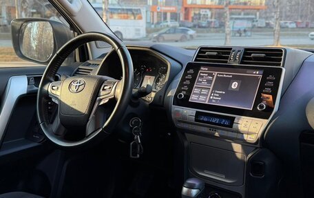 Toyota Land Cruiser Prado 150 рестайлинг 2, 2021 год, 5 850 000 рублей, 7 фотография