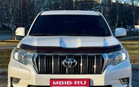 Toyota Land Cruiser Prado 150 рестайлинг 2, 2021 год, 5 850 000 рублей, 2 фотография