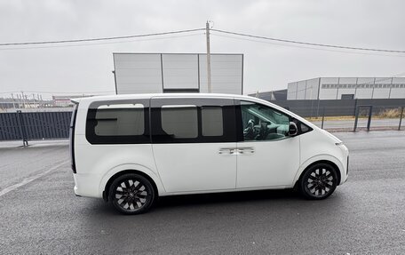 Hyundai Staria, 2022 год, 5 850 000 рублей, 4 фотография