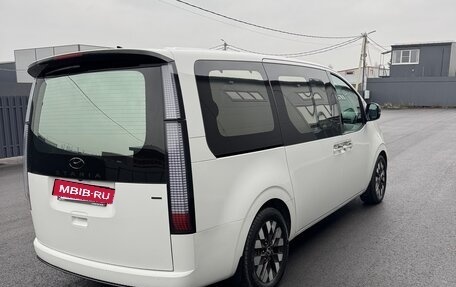 Hyundai Staria, 2022 год, 5 850 000 рублей, 5 фотография