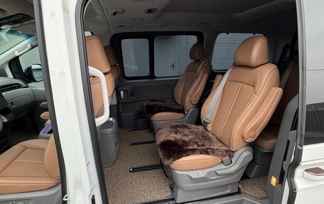 Hyundai Staria, 2022 год, 5 850 000 рублей, 18 фотография