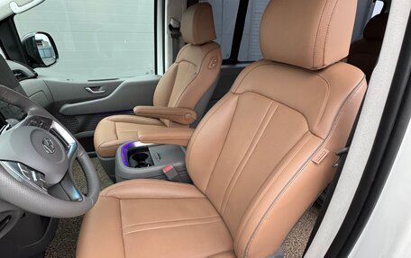 Hyundai Staria, 2022 год, 5 850 000 рублей, 14 фотография