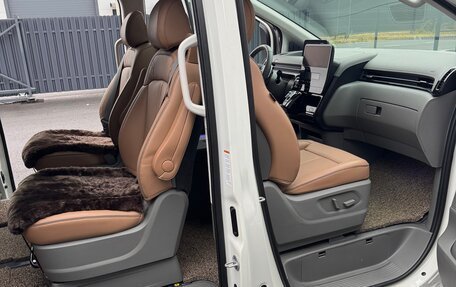 Hyundai Staria, 2022 год, 5 850 000 рублей, 24 фотография