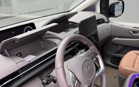 Hyundai Staria, 2022 год, 5 850 000 рублей, 32 фотография