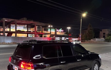 Toyota Land Cruiser 200, 2016 год, 4 900 000 рублей, 7 фотография