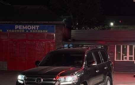 Toyota Land Cruiser 200, 2016 год, 4 900 000 рублей, 8 фотография