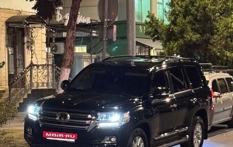 Toyota Land Cruiser 200, 2016 год, 4 900 000 рублей, 6 фотография