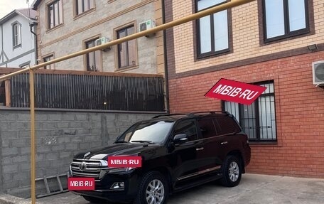 Toyota Land Cruiser 200, 2016 год, 4 900 000 рублей, 3 фотография