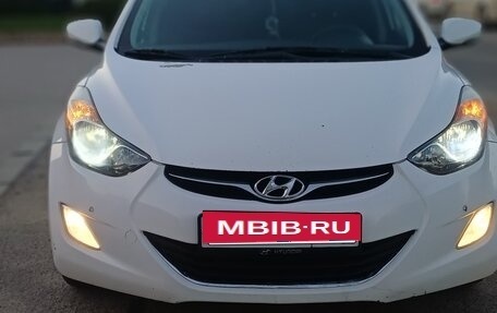 Hyundai Avante, 2013 год, 1 000 000 рублей, 4 фотография