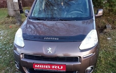 Peugeot Partner II рестайлинг 2, 2014 год, 830 000 рублей, 2 фотография