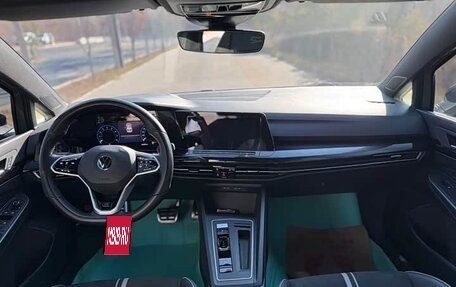 Volkswagen Golf VIII, 2021 год, 2 420 000 рублей, 7 фотография